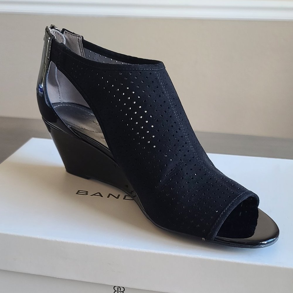 Bandolino Black Wedge Heel Sandals with Zipper - Brand New - Size 8.5